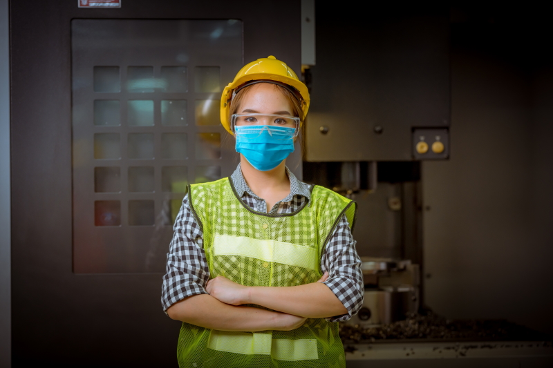 construction worker in mask